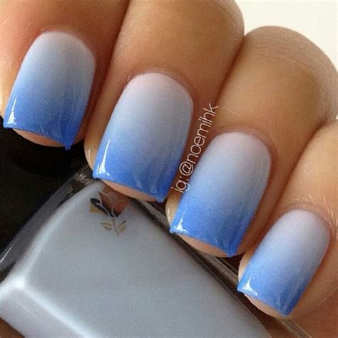  Achieving the Flawless Gradient Effect for Stunning Blue Nails 