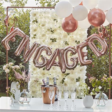  Planning a Unforgettable Celebration for Your Friend's Engagement 