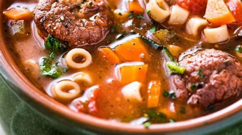 Bean-based comfort foods: Indulge in hearty soups, stews, and chili recipes