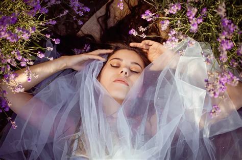 Beyond Reality: Exploring the Enigmatic Art of Lucid Dreaming