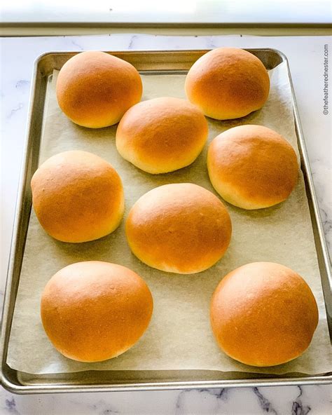 Burger Buns 101: Selecting the Perfect Bun for Your Hamburger