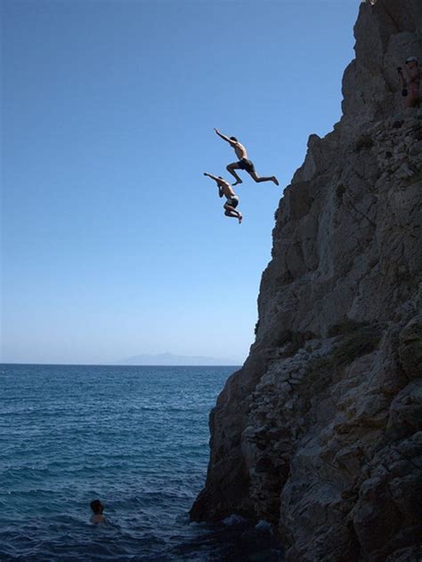 Capture the Moment: How to Document Your Thrilling Cliff Plunge