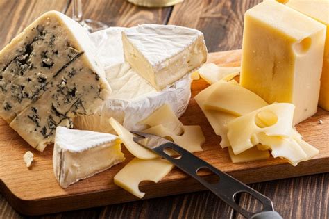 Cheese Cutting, Perfected: Expert Tips and Tricks for Every Occasion