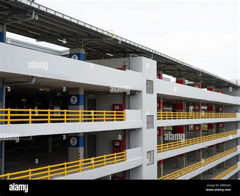 Choose the Appropriate Materials and Technology for your Vehicle Parking Facility