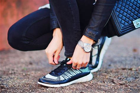 Comfort Meets Style: Fashionable Twist Sneakers