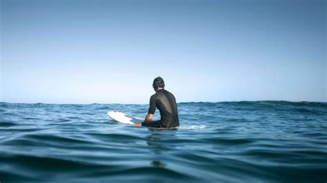 Conquering Fear: How Surfing Can Help You Overcome Your Toughest Challenges