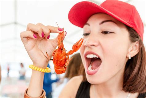 Crawfish Etiquette: Mastering the Art of Consuming the Decadent Crustacean