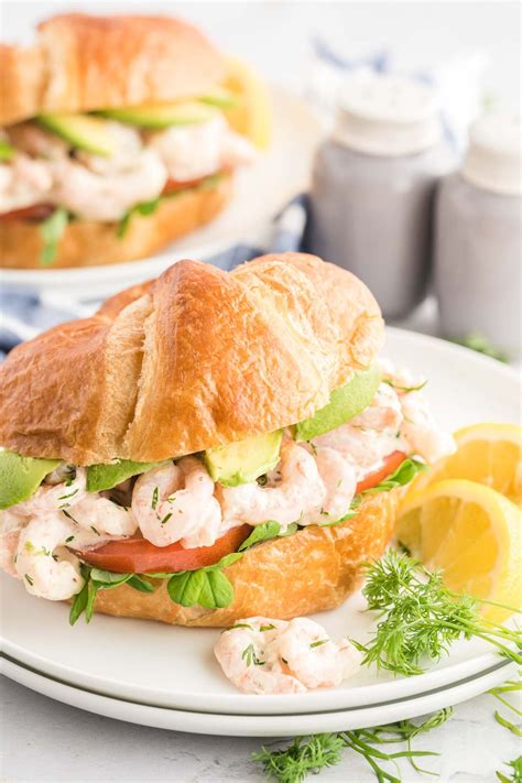 Creative Toppings and Sauces to Enhance your Seafood Sandwich Experience