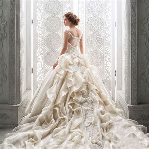 Dare to be Different: Selecting an Unconventional Bridal Gown