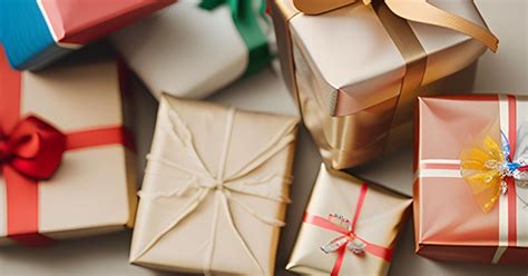 Decoding the Messages: Understanding the Interpretation of Gifting Dreams