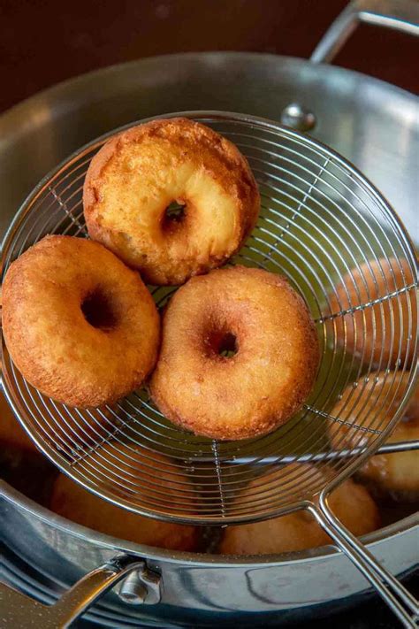 Deep-Fried Delights: Exploring the Art of Doughnut Frying