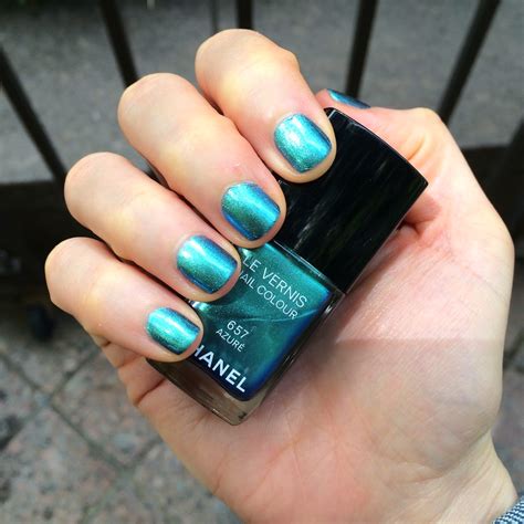 Delve into the Enchantment of Azure Nail Lacquer Tones