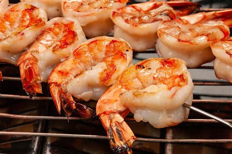 Discover the Advantages of Grilling Seafood
