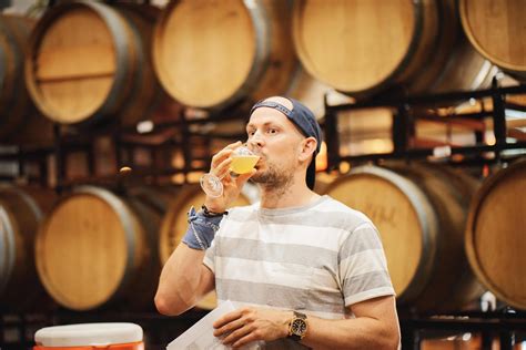 Discover the Surging Popularity of Craft Breweries and the Resurgence of Traditional Beer