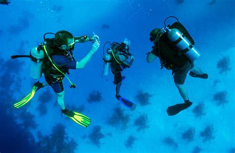 Dive Safety First: Essential Tips for a Memorable and Safe Subaquatic Experience