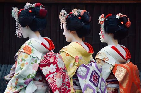 Diving into Japanese Culture: A Journey Through Tradition and Modernity