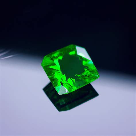 Dream Interpretation: Decoding the Symbolism of the Emerald Container