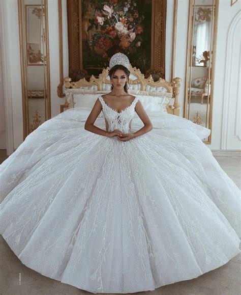 Dressing Like Royalty: Discovering the Ideal Bridal Gown