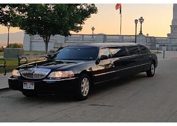 Driving a Limousine: A Taste of the VIP Lifestyle: