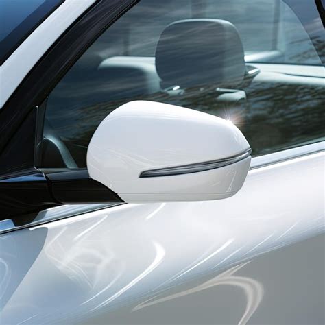 Enhancing the Aesthetic Appeal of Your White Vehicle through Accessory Styling