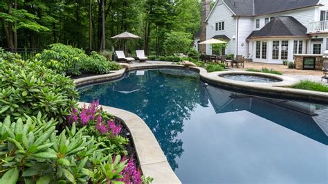 Enhancing the Poolside Ambiance with Creative Landscaping