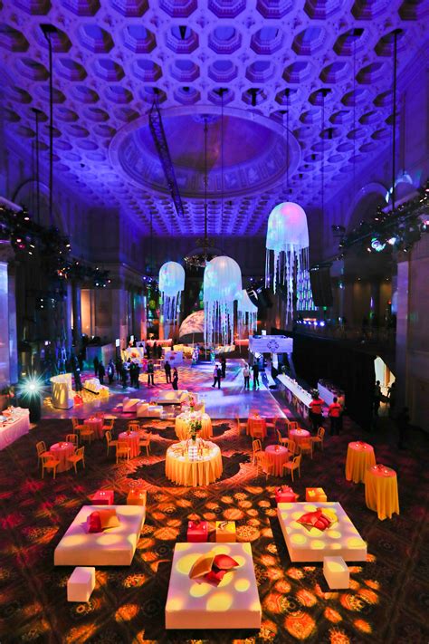 Entertainment in Elegance: Crafting the Ideal Setting for Hosting Extravagant Functions