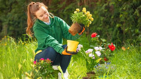 Experience the Soothing Effects of Gardening Therapy