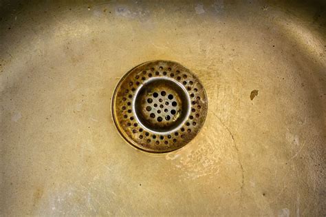 Exploring Natural and Eco-Friendly Solutions for Keeping Your Sink Shining