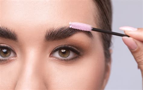 Exploring the Advantages of Brow Threading: Beyond Enhancing and Crafting