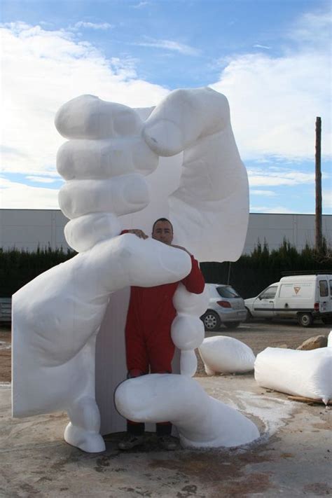 Exploring the Artistic Evolution of Snowman Sculptures