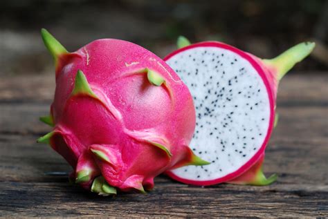 Exploring the Astonishing Health Benefits of the Enchanting Dragon Fruit