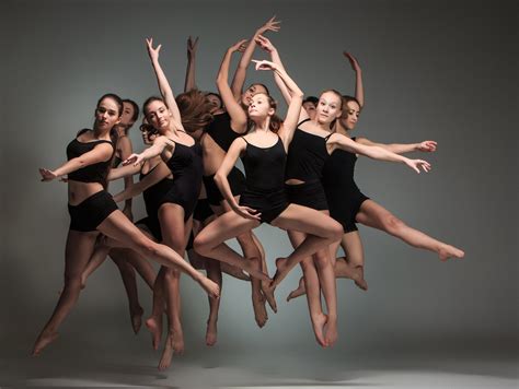 Exploring the Fusion of Styles and Expressions in Modern Dance