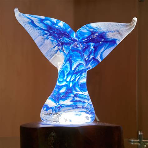 Exquisite Elegance: The Mastery of Conveying Sentiments through Glass Sculptures