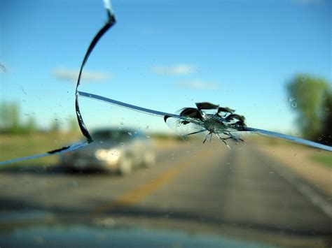 Finding Solutions: How to Interpret and Take Action on Dreams regarding a Damaged Windshield