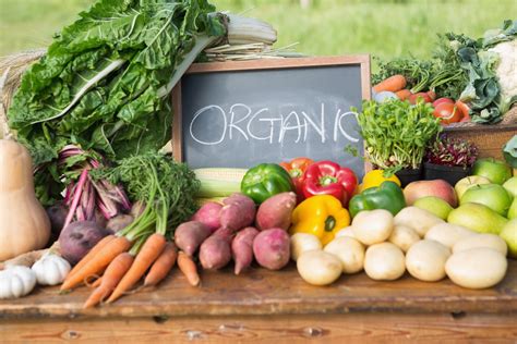 From Farm to Table: Understanding the Importance of Organic Raw Vegetables