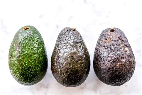 How to Assess the Ripeness of an Avocado