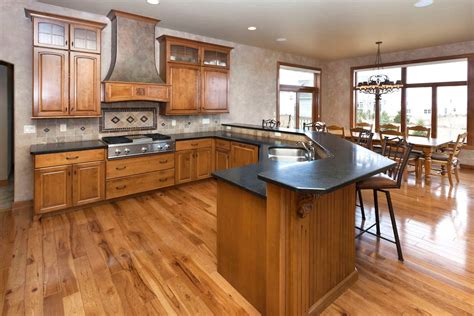 Luxurious Materials: Choosing the Right Flooring and Countertops