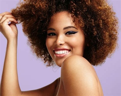 Maintaining Your Beautiful Ebony Tresses: Essential Dos and Don'ts for Everyday Life