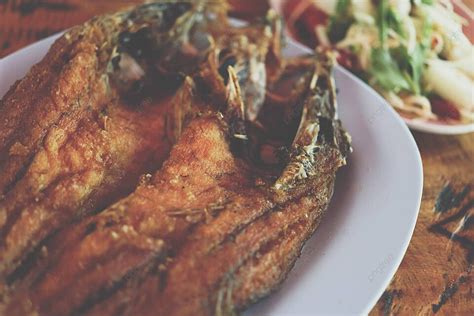 Pairing Crispy Fried Fish with Delectable Dipping Sauces