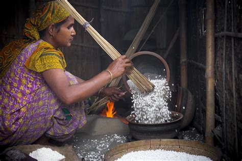 Puffed Rice in Traditional Festivals: A Symbol of Celebration