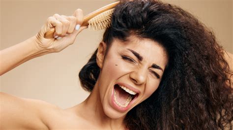 Say Goodbye to Frizz: Tame Unruly Hair with the Power of Nourishing Oils