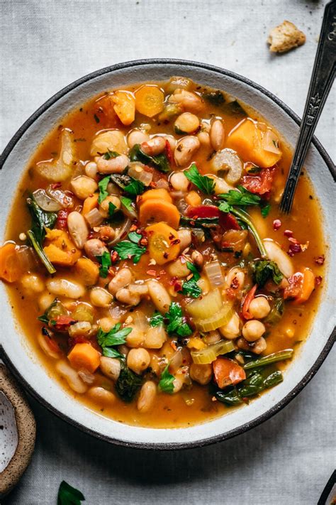 Serving and Pairing Bean Soup for a Complete Meal