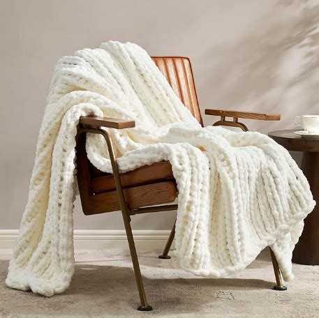 Snuggle Up: Blankets That Provide an Irresistible Embrace