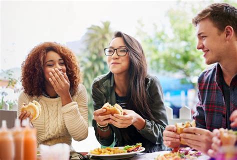 Social Influences on Food Cravings: The Impact of Peer Pressure