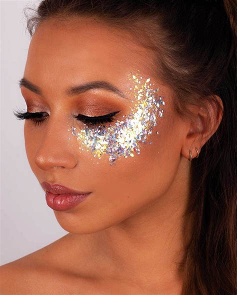 Sparkling Facial Designs: Mastering the Art of Glitter Makeup