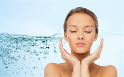 Staying Hydrated: The Role of Water in Skin Elasticity