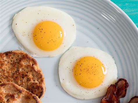 Sunny-Side Up: Mastering the Classic Fried Egg Technique