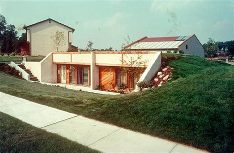 Sustainable Features of Subterranean Residences