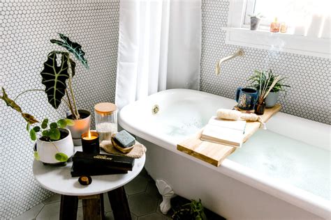 Techniques for a Gentle and Soothing Bath