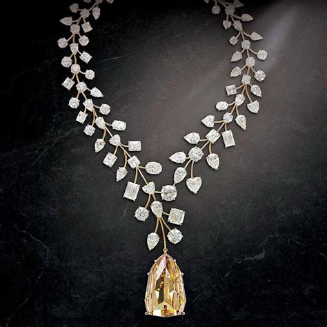 The Art of Design: Creating a Unique Diamond Necklace